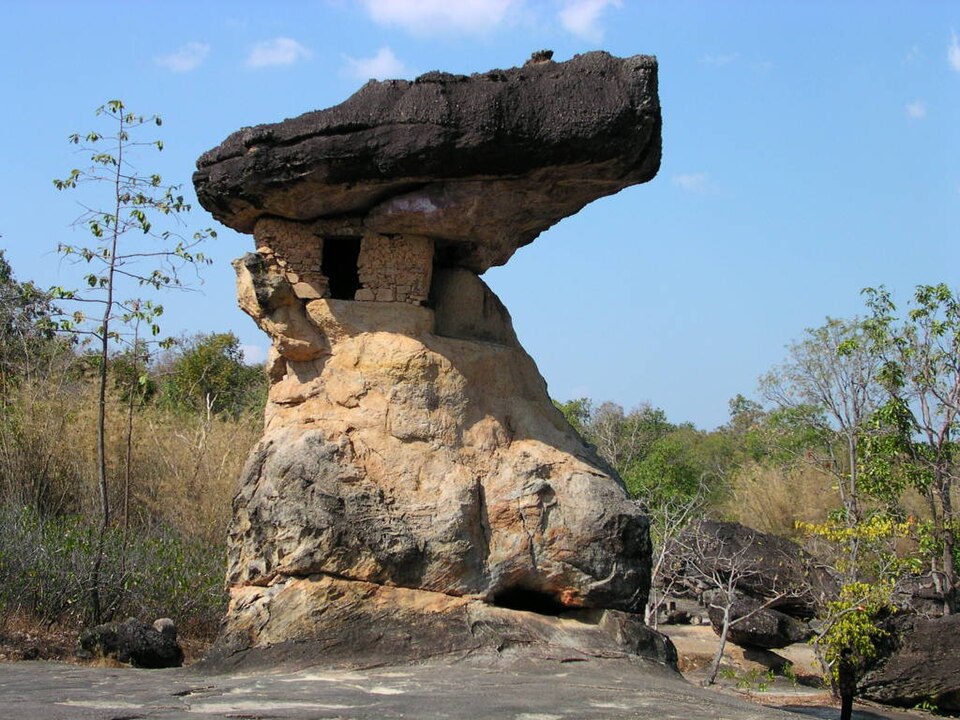 Phu Phrabat, a testimony to the Sīma stone tradition of the Dvaravati period